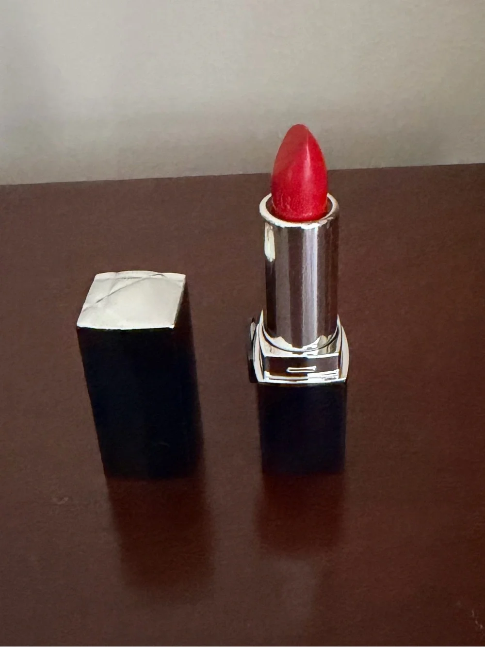 Dior Satin Red Lipstick - Vibrant Classic Shade mini new